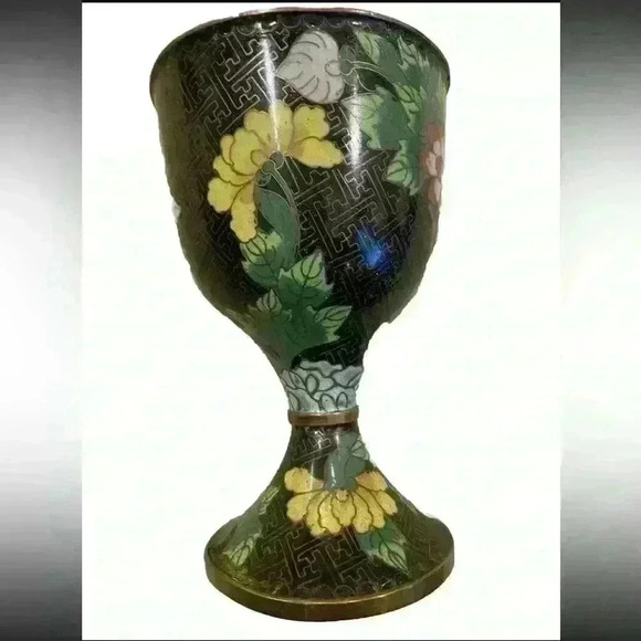 Beautiful  19 century CHINESE  CLOISONNE ENAMEL chalice dimensions 7”L 4.5” W - Picture 1 of 5